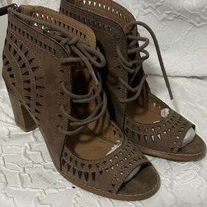 Canyon River Blues Brown Lace-Up Heels